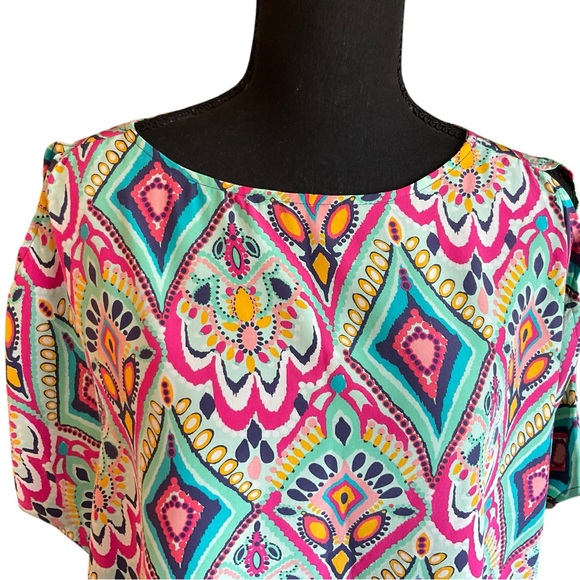 Lilly Pulitzer 100% Silk Multicolor Geometric Print Short Sleeve Blouse Size S - Picture 3 of 10
